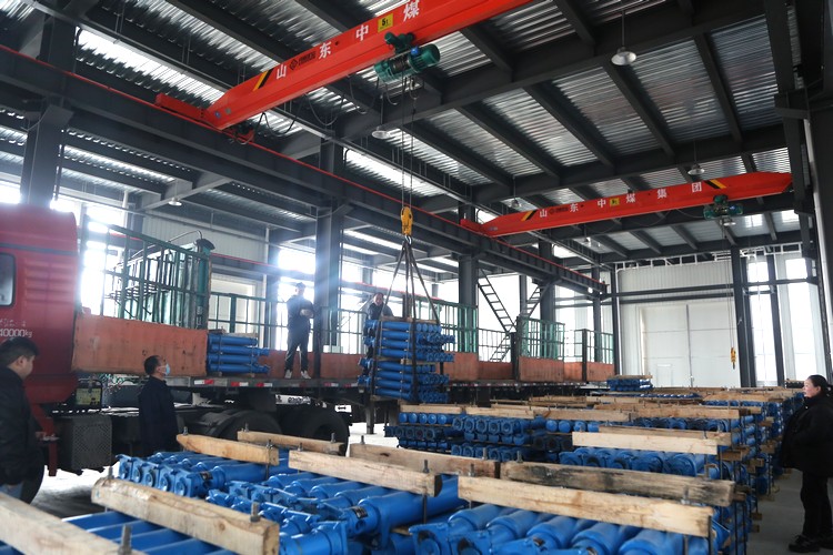 China Coal Group envía un lote de puntales hidráulicos al puerto de Tianjin