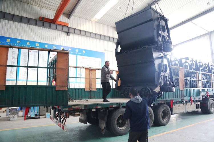 El Grupo de Carbón de China envía un lote de vagones mineros de volteo a Guizhou