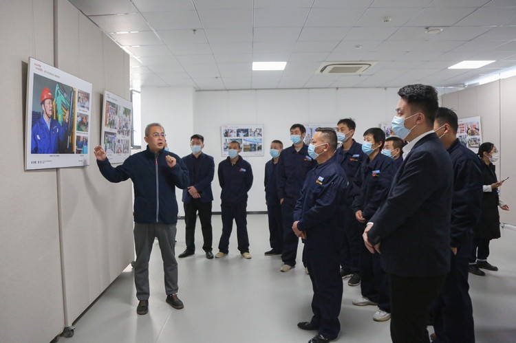 CHINA COAL GROUP participa en la exposición fotográfica de talentos de modelos de trabajo de la ciudad de Jining, cuyo tema es 